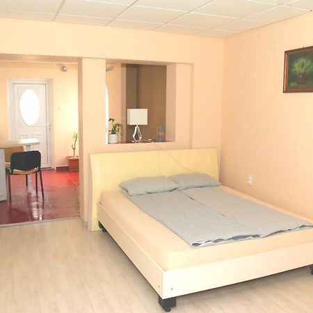 Yox Apartment 5 Oradea Exterior foto