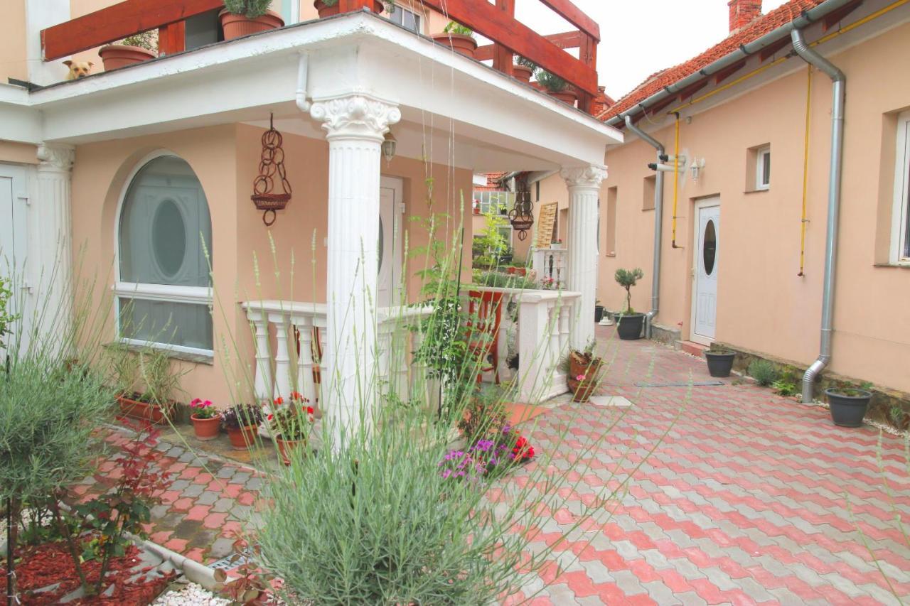 Yox Apartment 5 Oradea Exterior foto