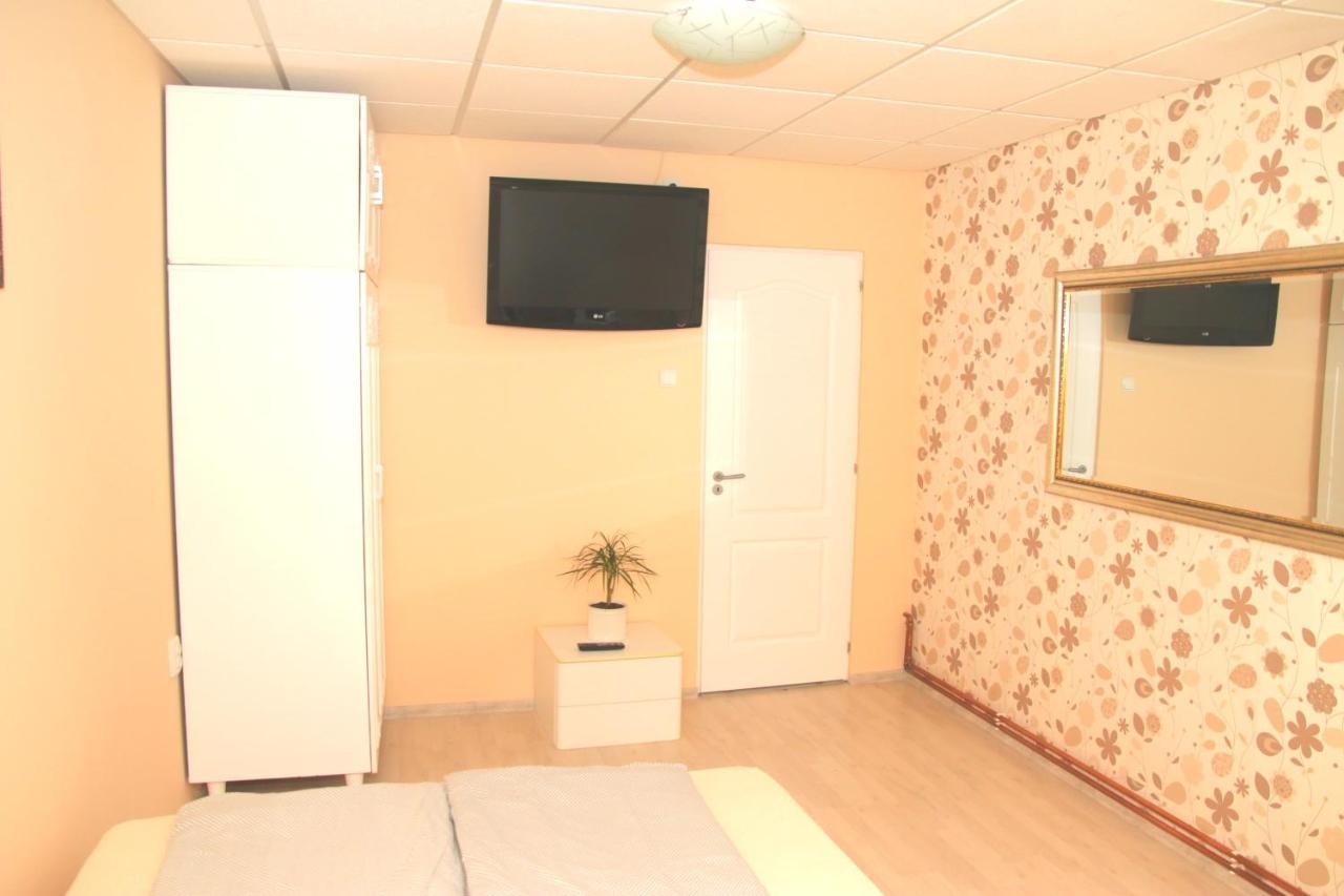 Yox Apartment 5 Oradea Exterior foto