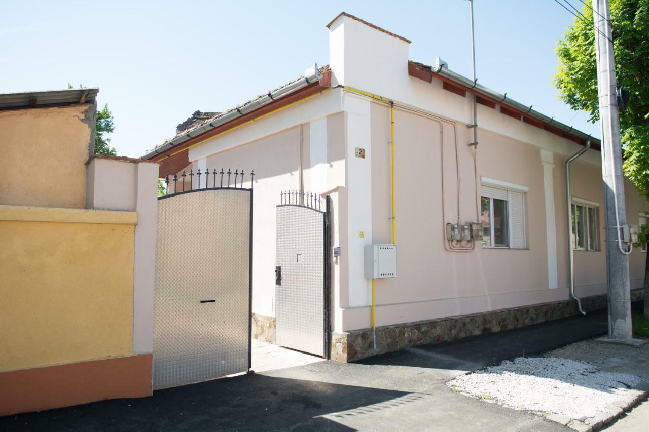 Yox Apartment 5 Oradea Exterior foto